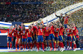 随着国内足 随着国内足